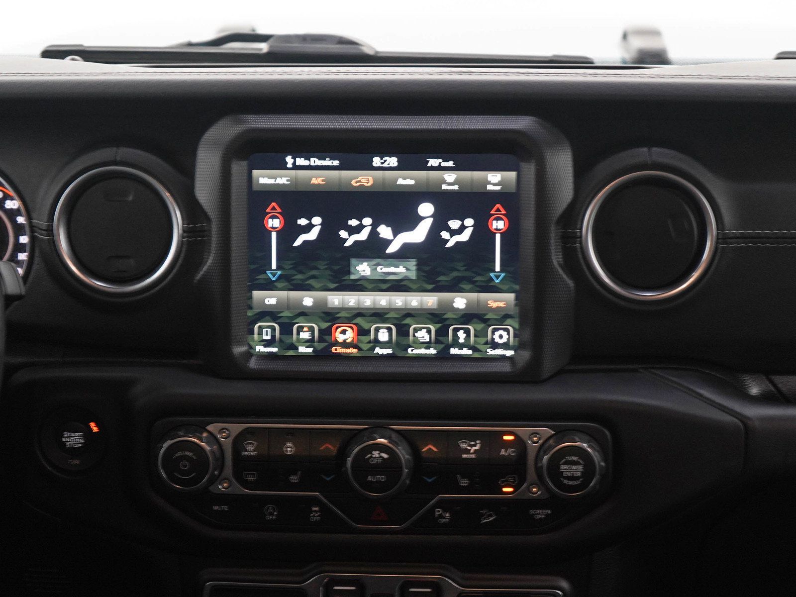 Used 2020 Jeep Wrangler Unlimited Sahara AWD/4WD image 15