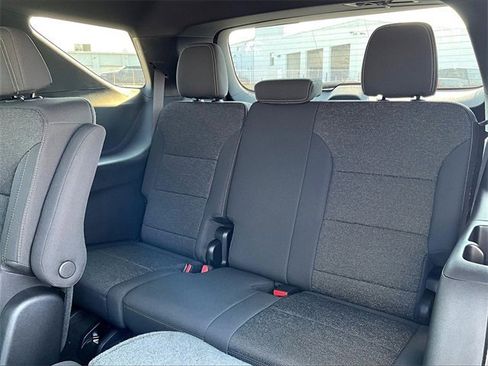 New 2025 Chevrolet Traverse LT w/ Driver Confidence Package image 14