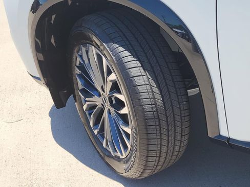 New 2026 Nissan Rogue Platinum AWD/4WD image 9
