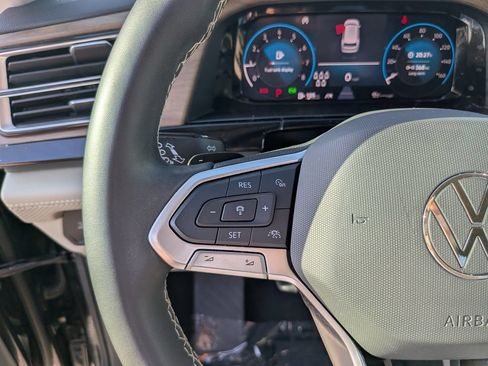 Certified 2024 Volkswagen Atlas SE FWD image 27