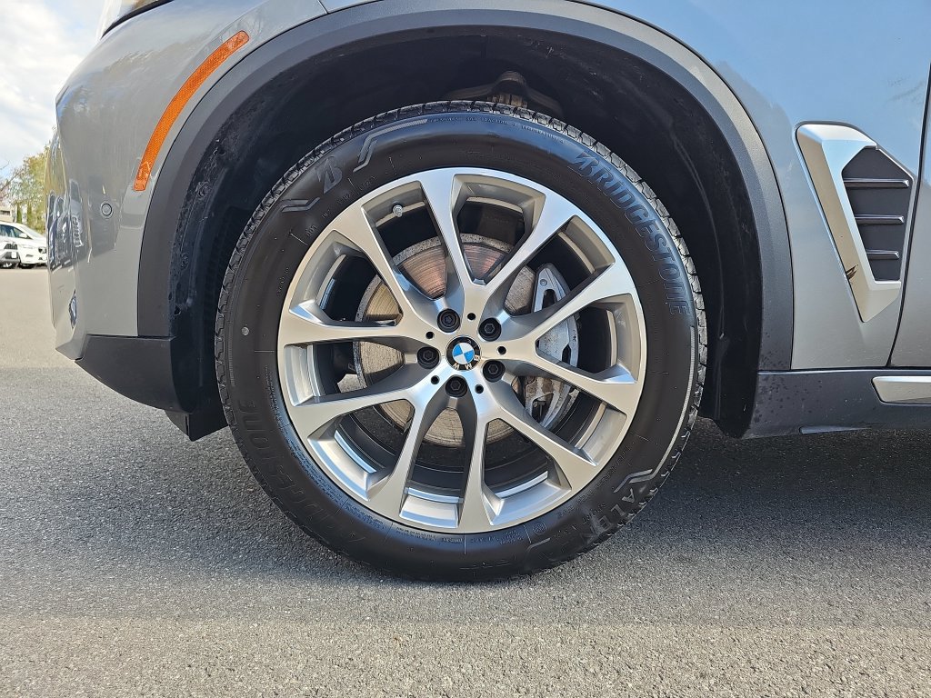 Certified 2024 BMW X5 xDrive40i w/ Premium Package AWD/4WD image 24