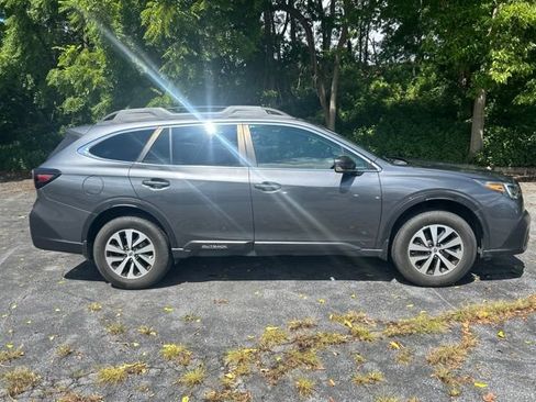 Used 2021 Subaru Outback Premium AWD/4WD image 2