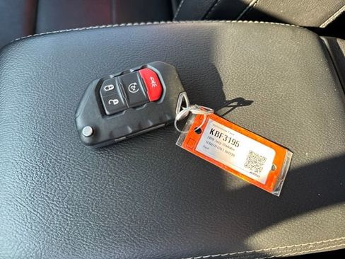 Used 2020 Jeep Gladiator Overland image 28