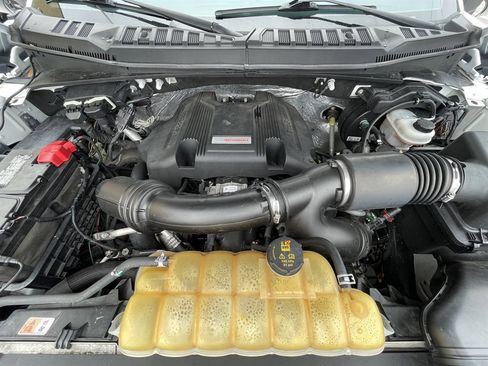 Used 2017 Ford F150 Raptor w/ Equipment Group 801A Mid image 6