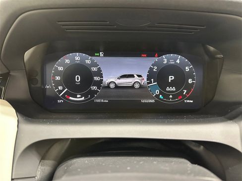 Used 2025 Land Rover Discovery Sport S image 16