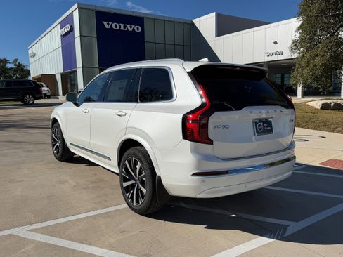 New 2026 Volvo XC90 B5 Core w/ Protection Package Premier image 4