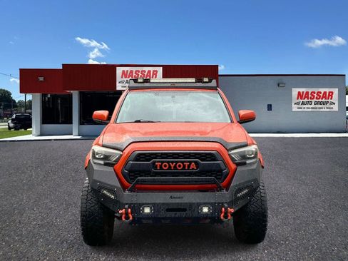 Used 2017 Toyota Tacoma SR5 w/ Tow Package AWD/4WD image 2