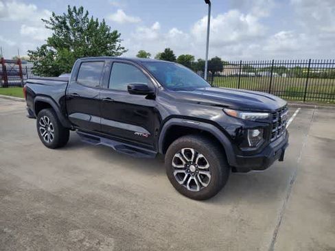Used 2023 GMC Canyon AT4 w/ AT4 Premium Package AWD/4WD image 8