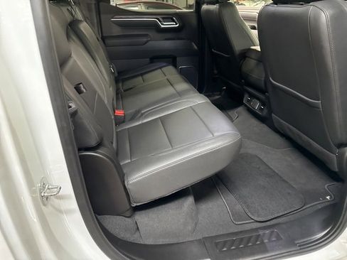 Used 2025 GMC Sierra 1500 SLT image 26
