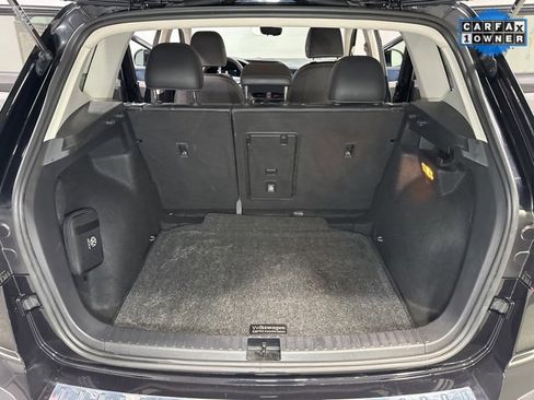 Used 2023 Volkswagen Taos SE w/ Black Wheel Package image 27