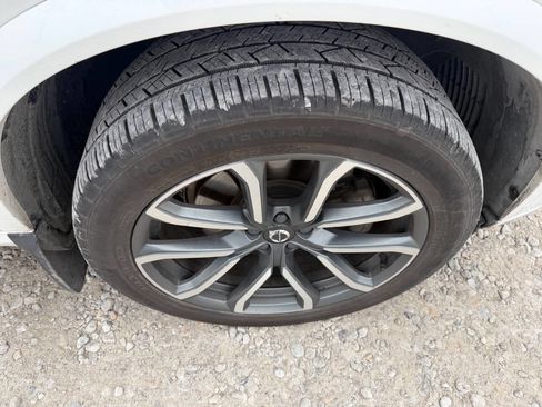 Used 2018 Volvo XC90 T5 Momentum w/ Convenience Package image 12