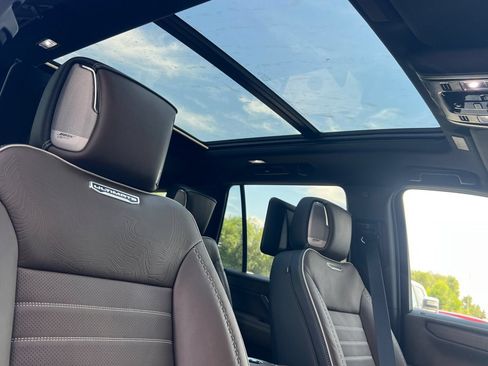 New 2026 GMC Yukon Denali Ultimate AWD/4WD image 16