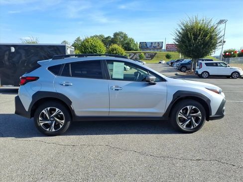 Used 2024 Subaru Crosstrek 2.0i Premium AWD/4WD image 3