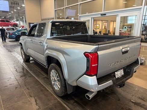 Used 2024 Toyota Tacoma Limited w/ Limited Package (LT) AWD/4WD image 6