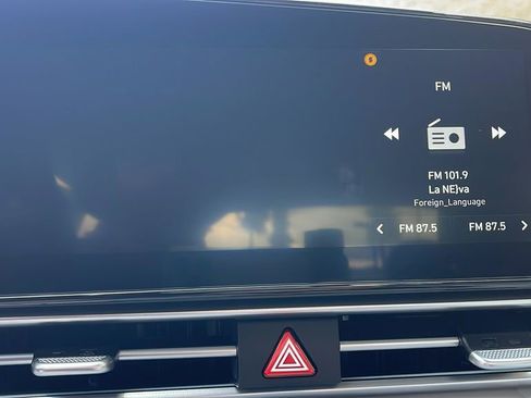 New 2025 Hyundai Elantra Limited image 20