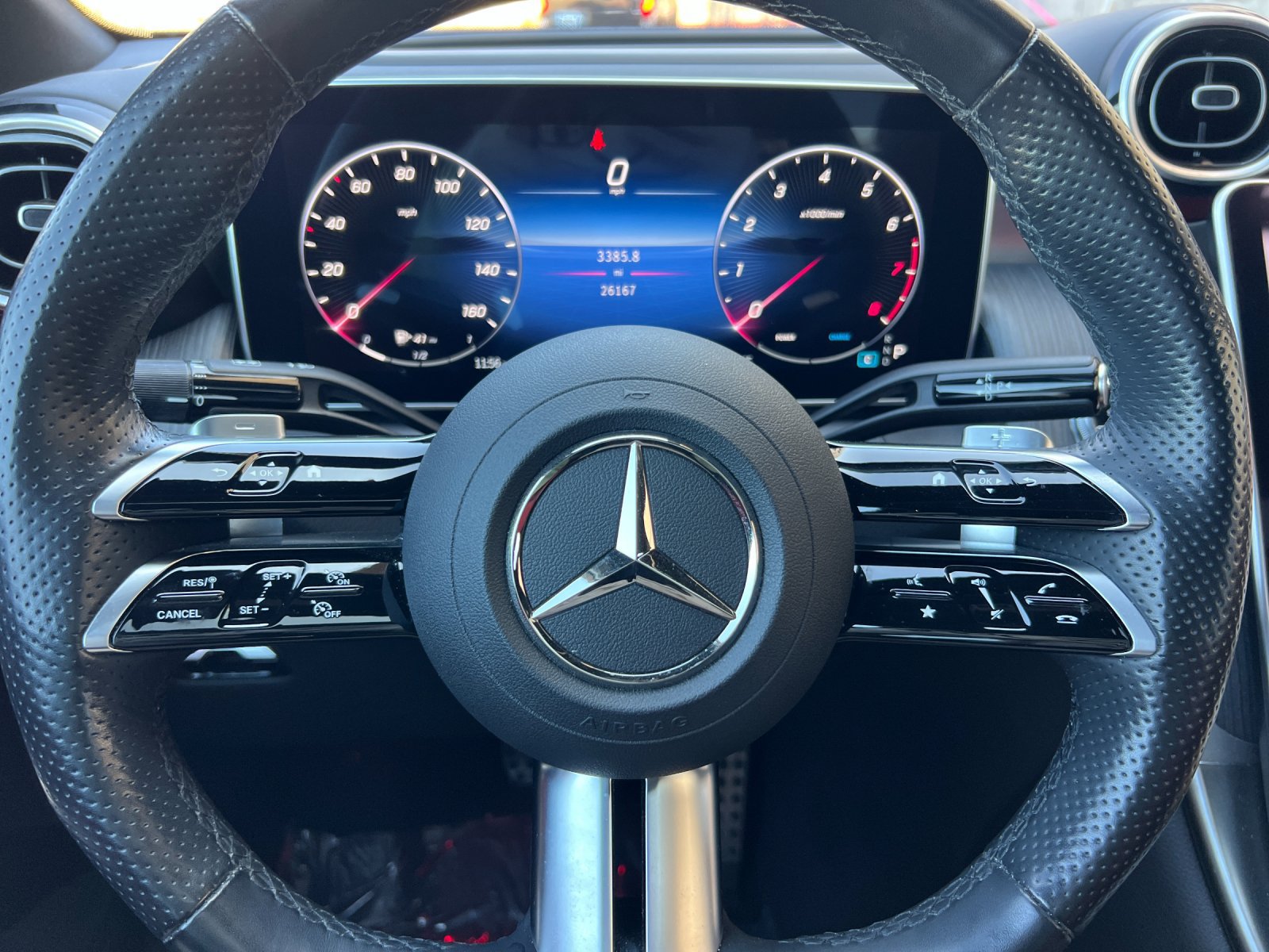 Used 2024 Mercedes-Benz GLC 300 4MATIC image 23