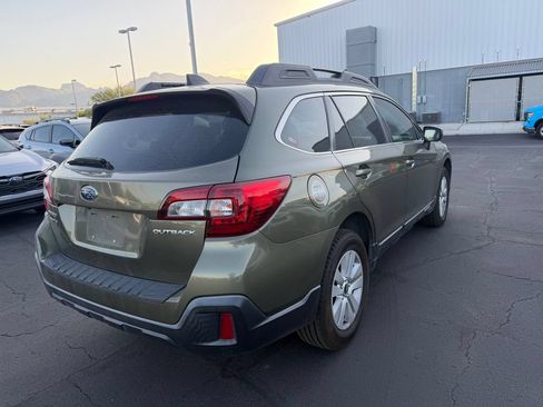 Used 2018 Subaru Outback 2.5i Premium AWD/4WD image 6
