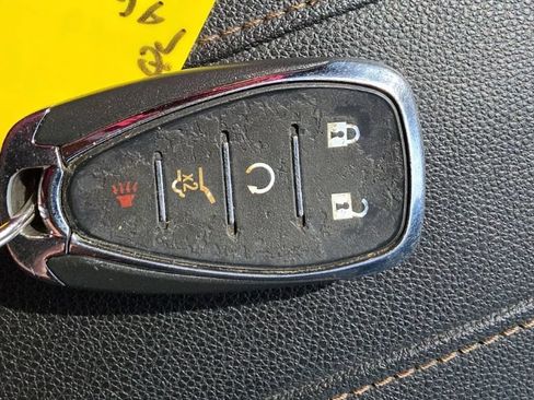 Used 2018 Chevrolet Traverse LT FWD image 13