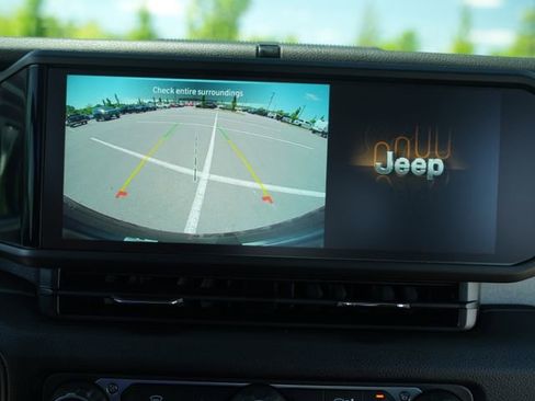 Used 2025 Jeep Wrangler Sport AWD/4WD image 21
