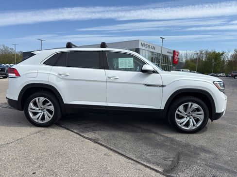 Used 2021 Volkswagen Atlas Cross Sport SEL FWD image 4