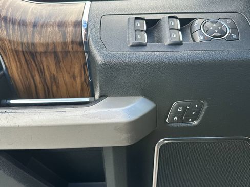 Used 2019 Ford F150 Lariat RWD image 11
