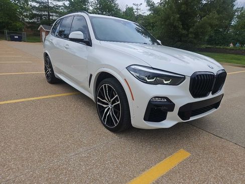 Used 2021 BMW X5 xDrive40i w/ M Sport Package image 2