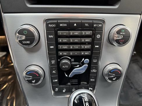 Used 2018 Volvo S60 T5 Dynamic w/ Vision Package image 29