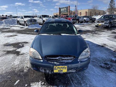 Used 2002 Ford Taurus SE image 3