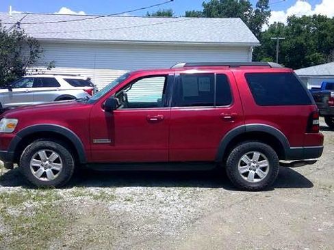 Used 2007 Ford Explorer XLT image 1