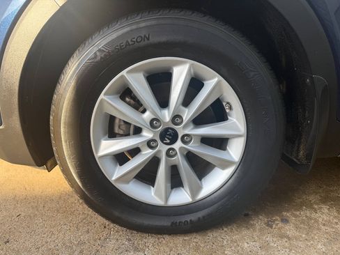 Used 2019 Kia Sorento AWD image 19