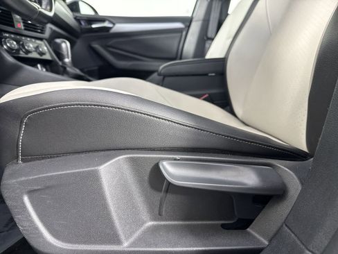 Used 2019 Volkswagen Jetta R-Line w/ R-Line Cold Weather Package image 19