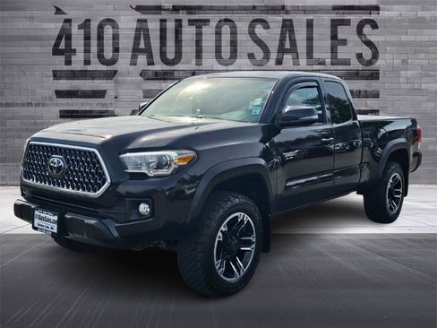 Used 2019 Toyota Tacoma TRD Off-Road w/ TRD Premium Off Road Package AWD/4WD image 6