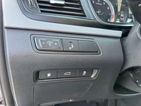 Used 2019 Hyundai Sonata SEL w/ Winter Weather Package image 19