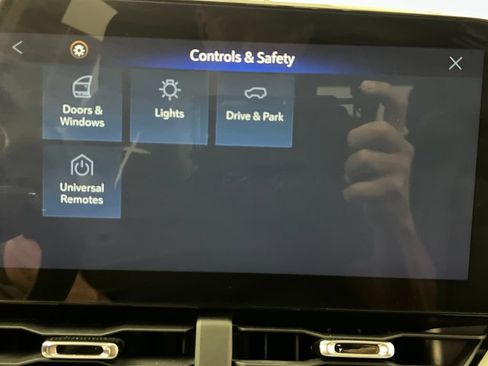 Used 2025 Chevrolet Equinox LT w/ Convenience Package II AWD/4WD image 61