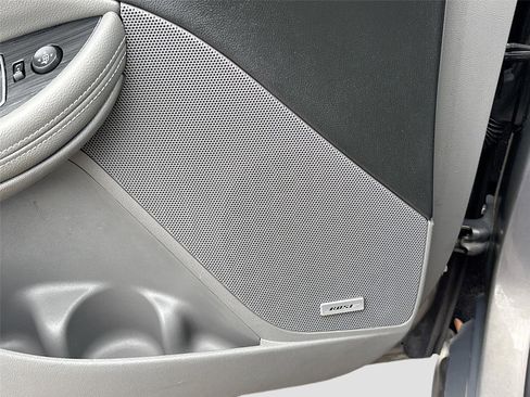 Used 2018 Chevrolet Impala Premier w/ Premier Confidence Package image 19