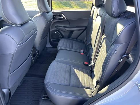 New 2026 Mitsubishi Outlander AWD image 19