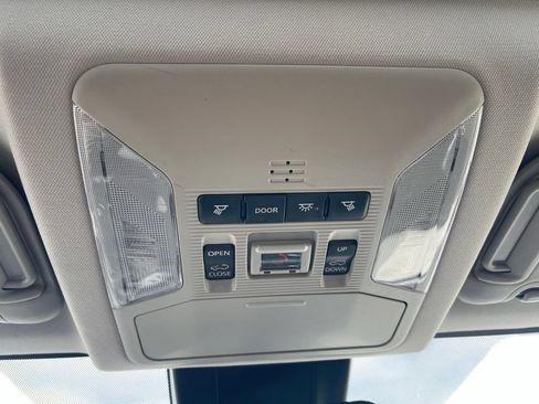 Used 2021 Toyota RAV4 XLE w/ Convenience Package FWD image 13