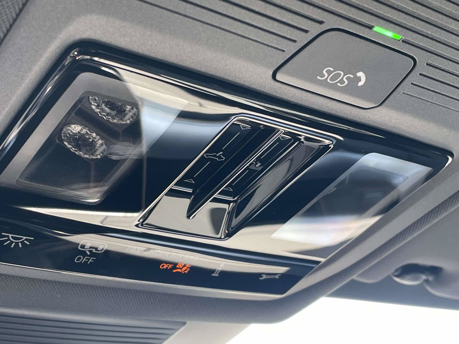 New 2026 Volkswagen Tiguan SE R-Line FWD image 28