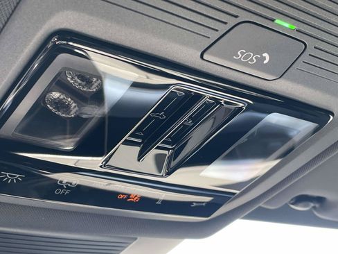 New 2026 Volkswagen Tiguan SE R-Line FWD image 28