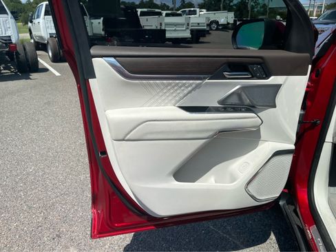 Used 2024 GMC Acadia Denali w/ Super Cruise Package FWD image 10
