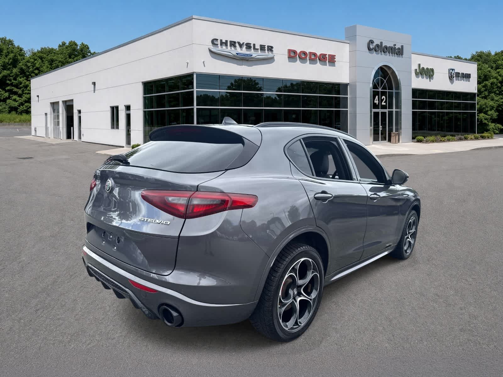 Used 2023 Alfa Romeo Stelvio Veloce AWD/4WD image 9
