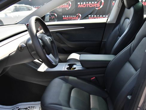 Used 2023 Tesla Model 3 Standard Range image 17
