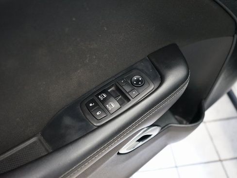 Used 2019 Dodge Challenger SXT image 19