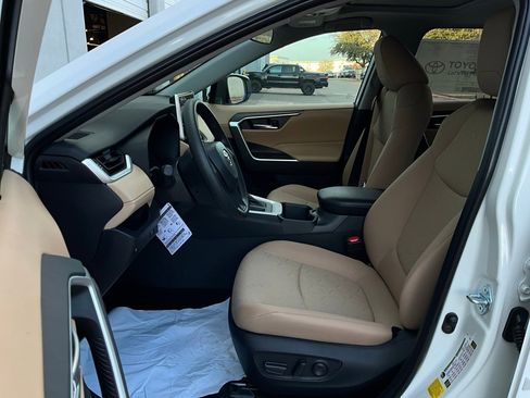 New 2025 Toyota RAV4 XLE image 9