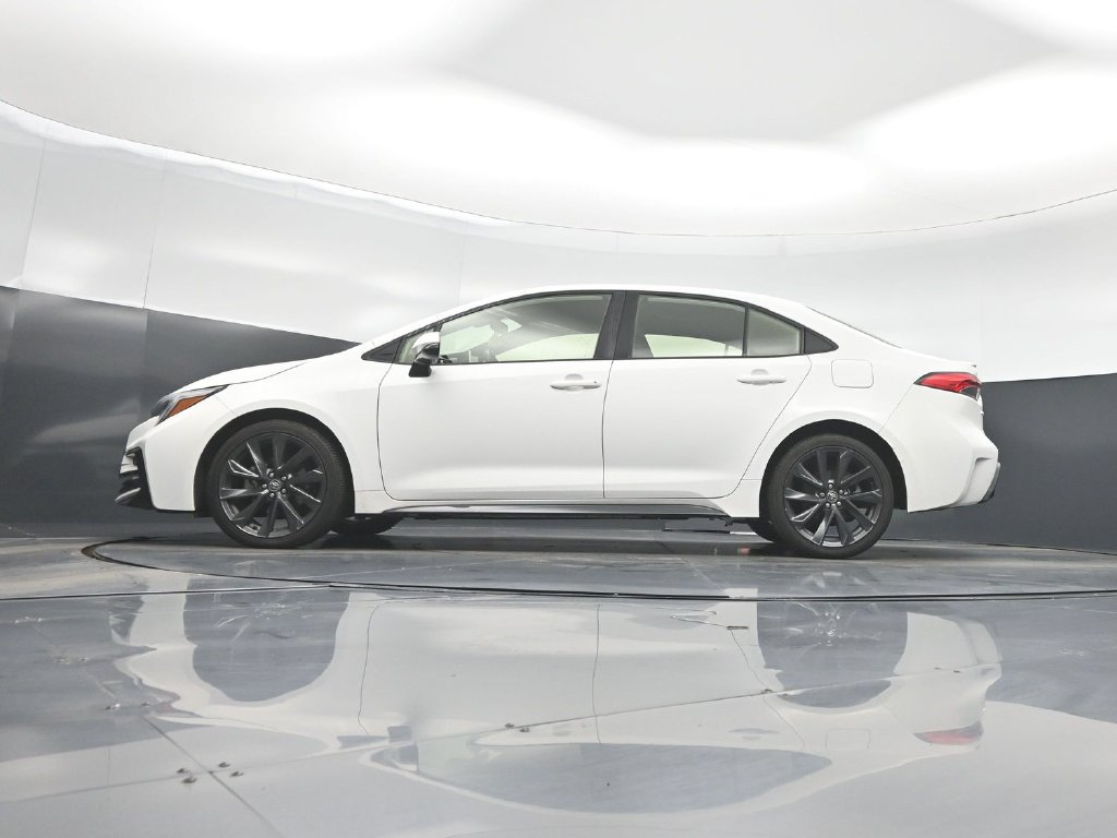 Used 2025 Toyota Corolla SE w/ SE Premium Package FWD image 50