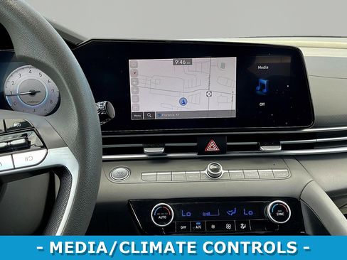 Used 2024 Hyundai Elantra SEL FWD image 9