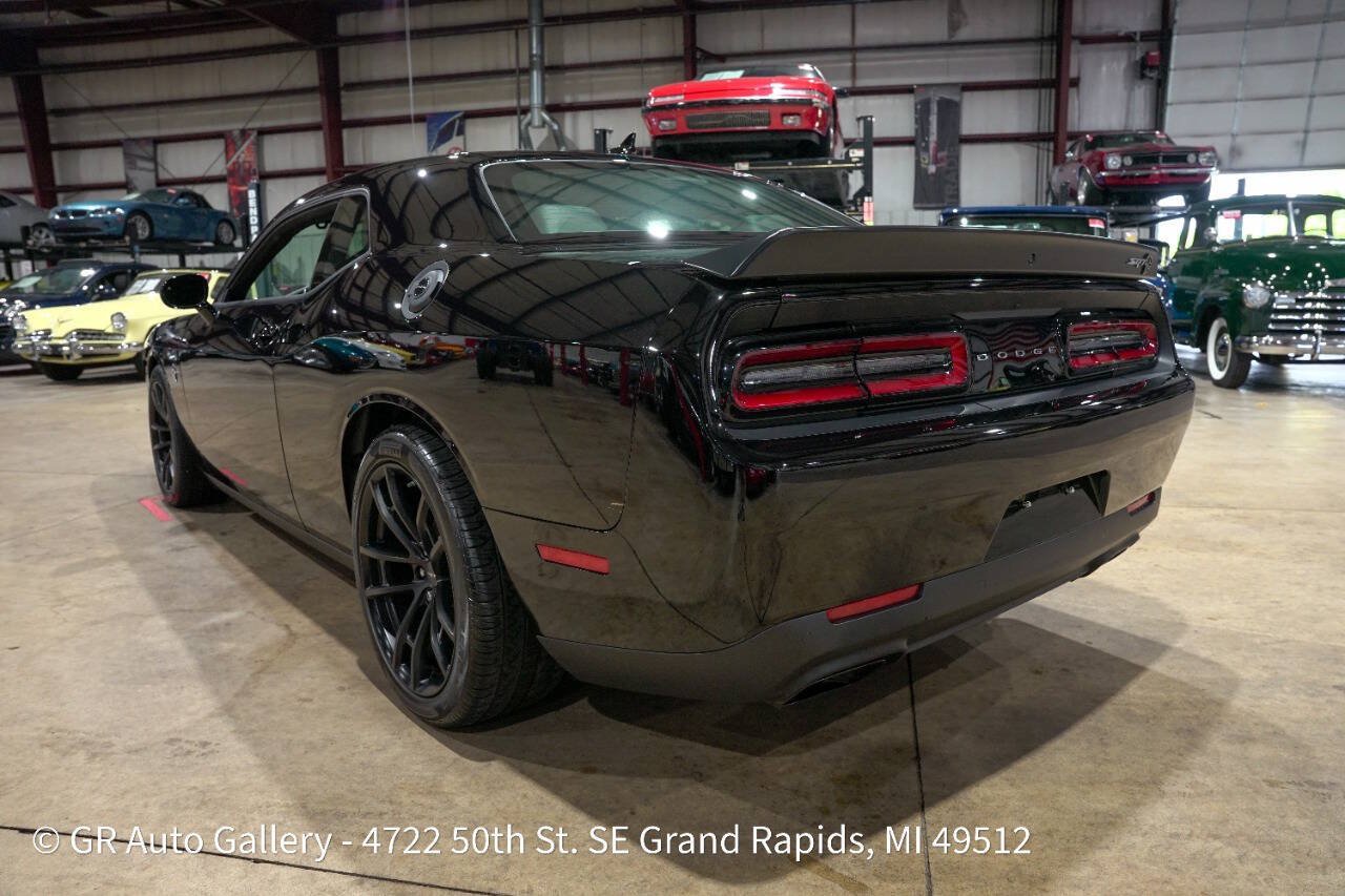 Used 2023 Dodge Challenger SRT Hellcat RWD image 6