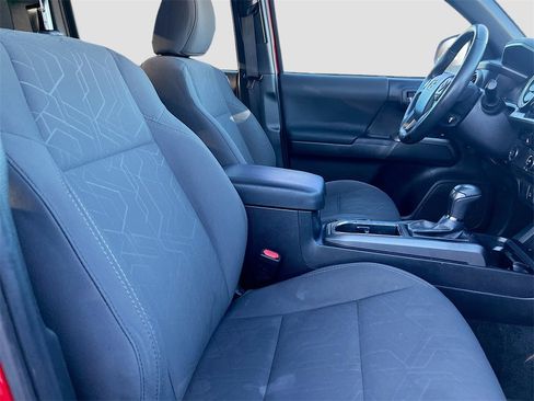 Used 2018 Toyota Tacoma TRD Sport image 26