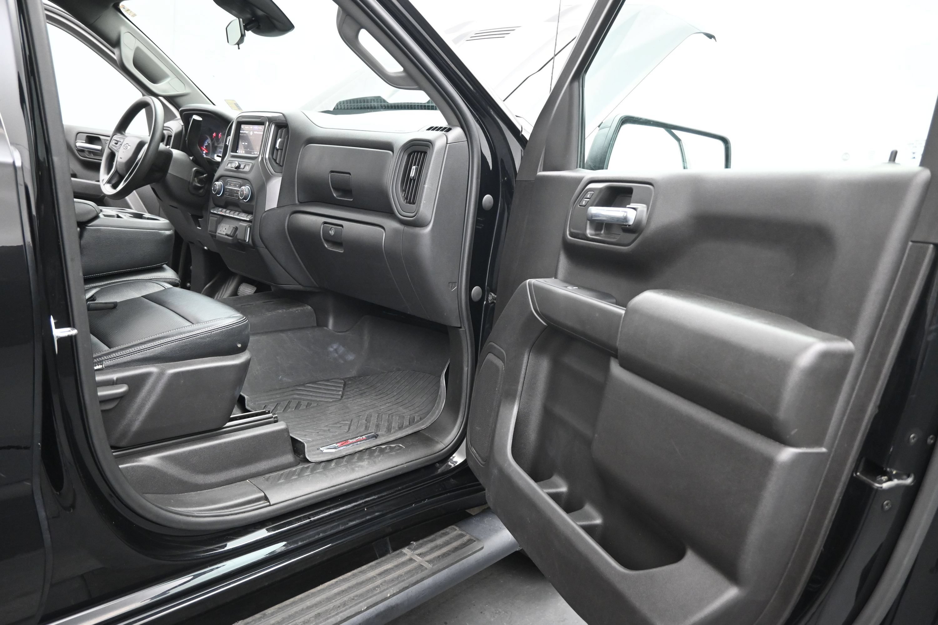 Used 2023 Chevrolet Silverado 1500 Custom Trail Boss w/ LPO, Dark Essentials Package AWD/4WD image 27
