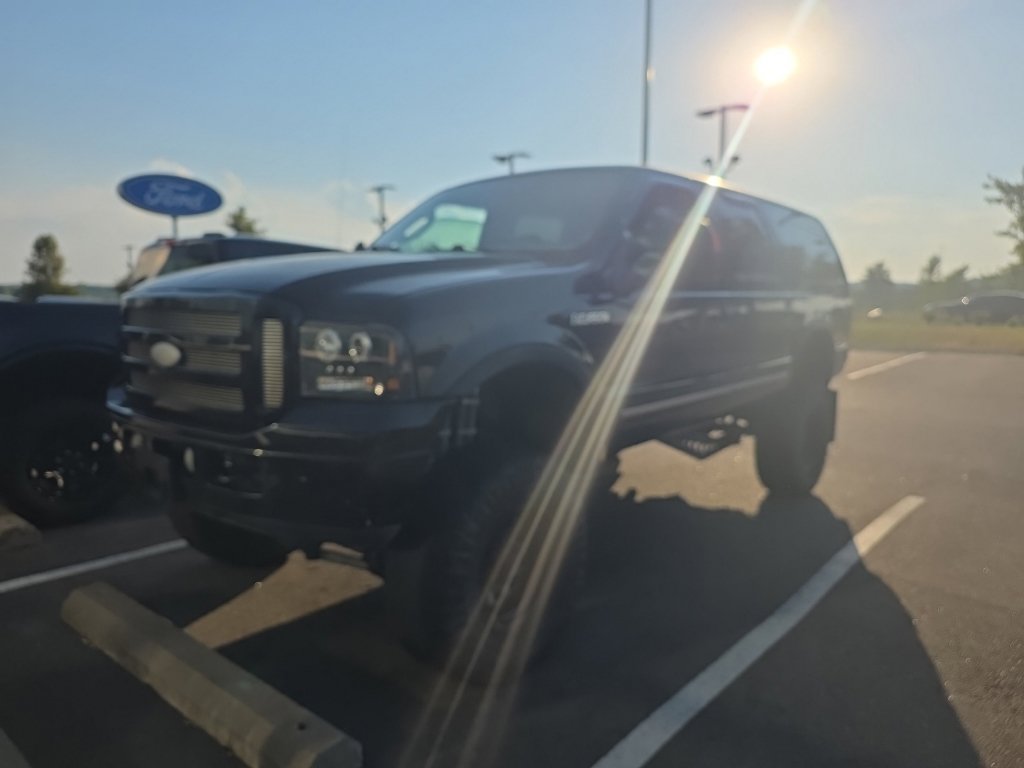 Used 2005 Ford Excursion Limited AWD/4WD image 2